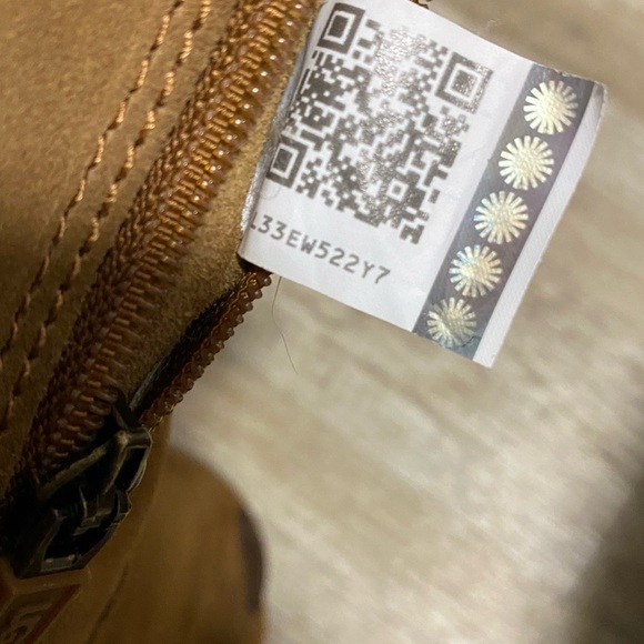 UGG CHESTNUT SHEARLING ZIP UP BOOTS BIG GIRLS SIZE 5 - Picture 5 of 11